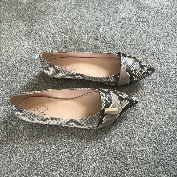 AGL Snakeskin Pointy Toe Flat - Picture 2 of 4
